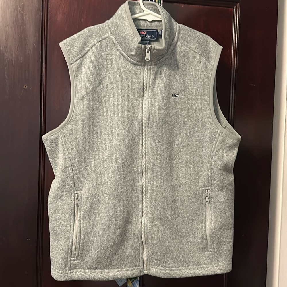 Vineyard vines, ￼ boys size 16 sweater vest